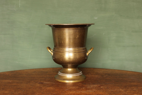 arge Brass Pot / Ice Bucket.  Lovely age to the brass gives it an almost bronze patina.&nbsp;   H275mm x Max Diameter 241mm