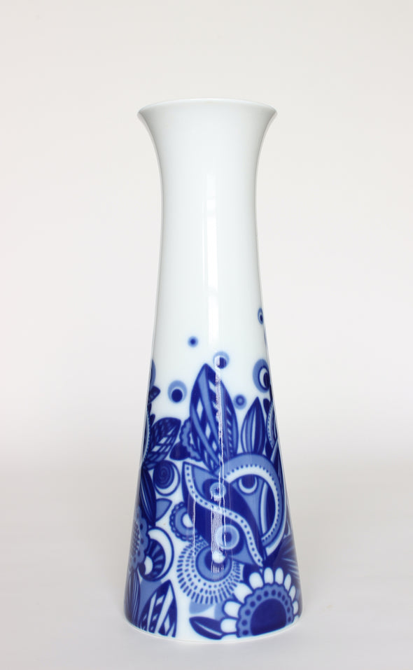 Tall Blue & White Kaiser Vase