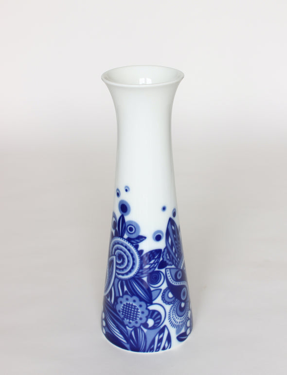 Tall Blue & White Kaiser Vase