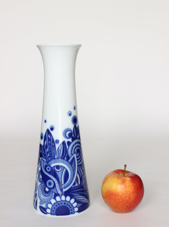 Tall Blue & White Kaiser Vase